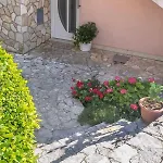 Lavanda With Beautiful Garden