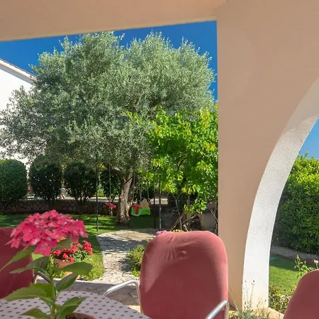 Apartment Lavanda With Beautiful Garden